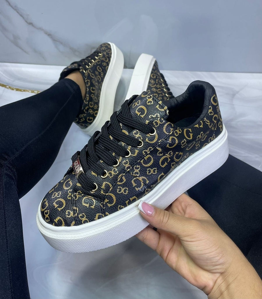 Guess Negro Dorado