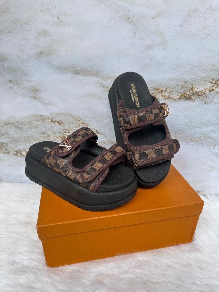 Sandalia Louis Vuitton Plataforma Cafe Logo