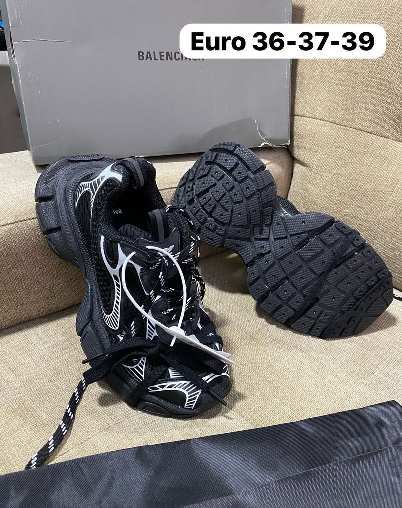 Balenciaga Runner