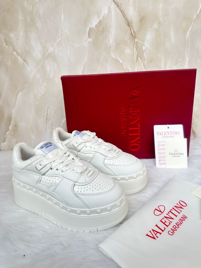 Valentino Garavani Freedots