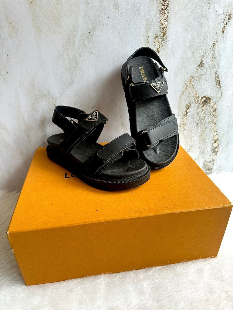 Sandalia Prada Bajito Negro Logo  