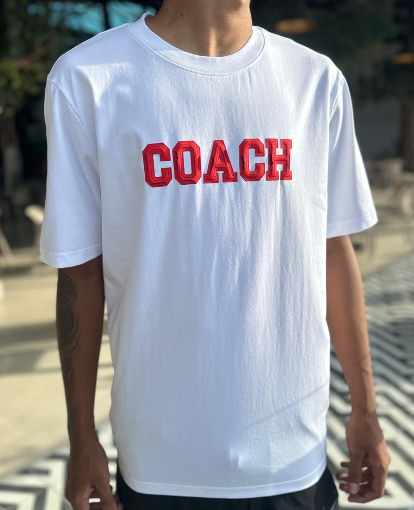 Camiseta Coach Blanca Logo Rojo