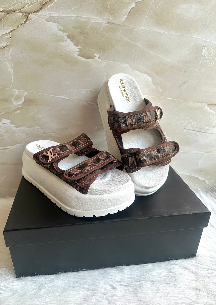 Sandalia Louis Vuitton Cafe Blanco Logo 