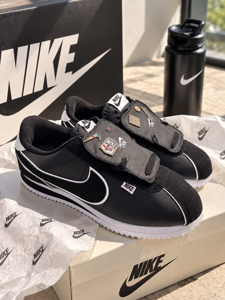 Nike Cortes Negra Bordado Blanco