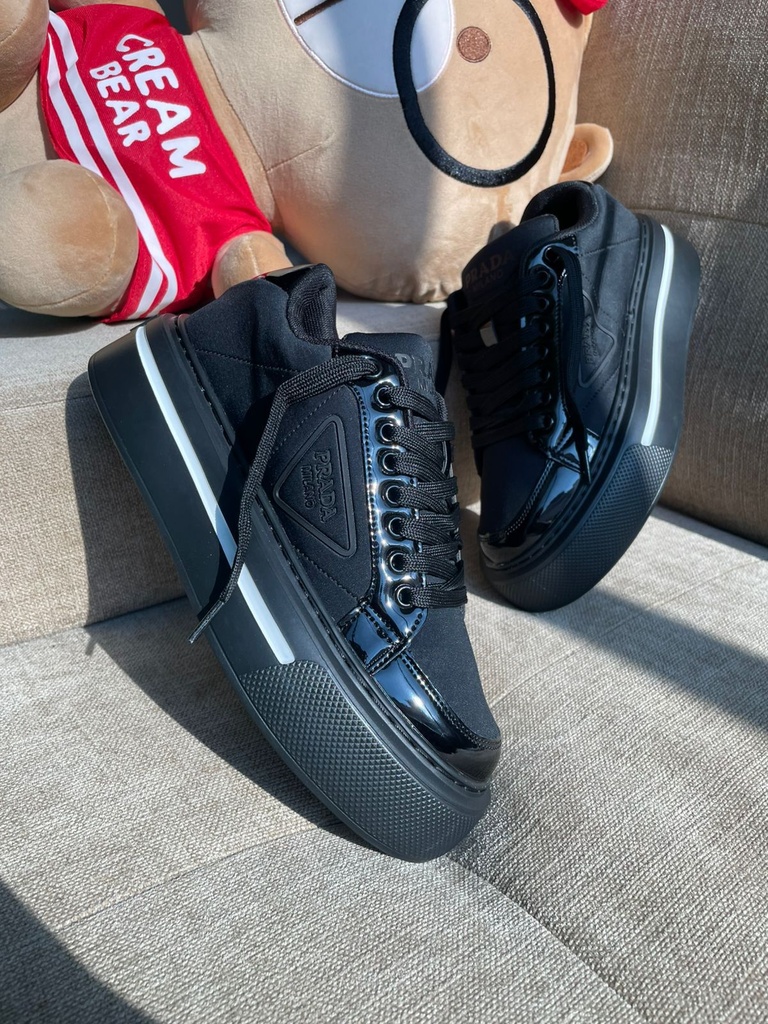 Prada Clasico