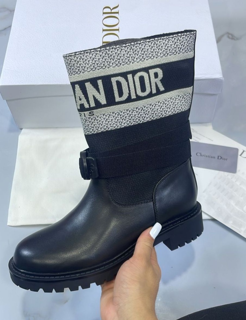 Dior Bota Letras