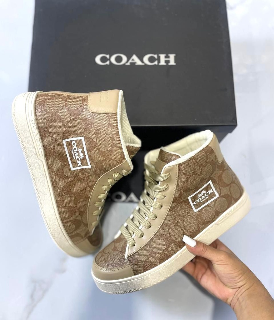 Coach Bota Cafe