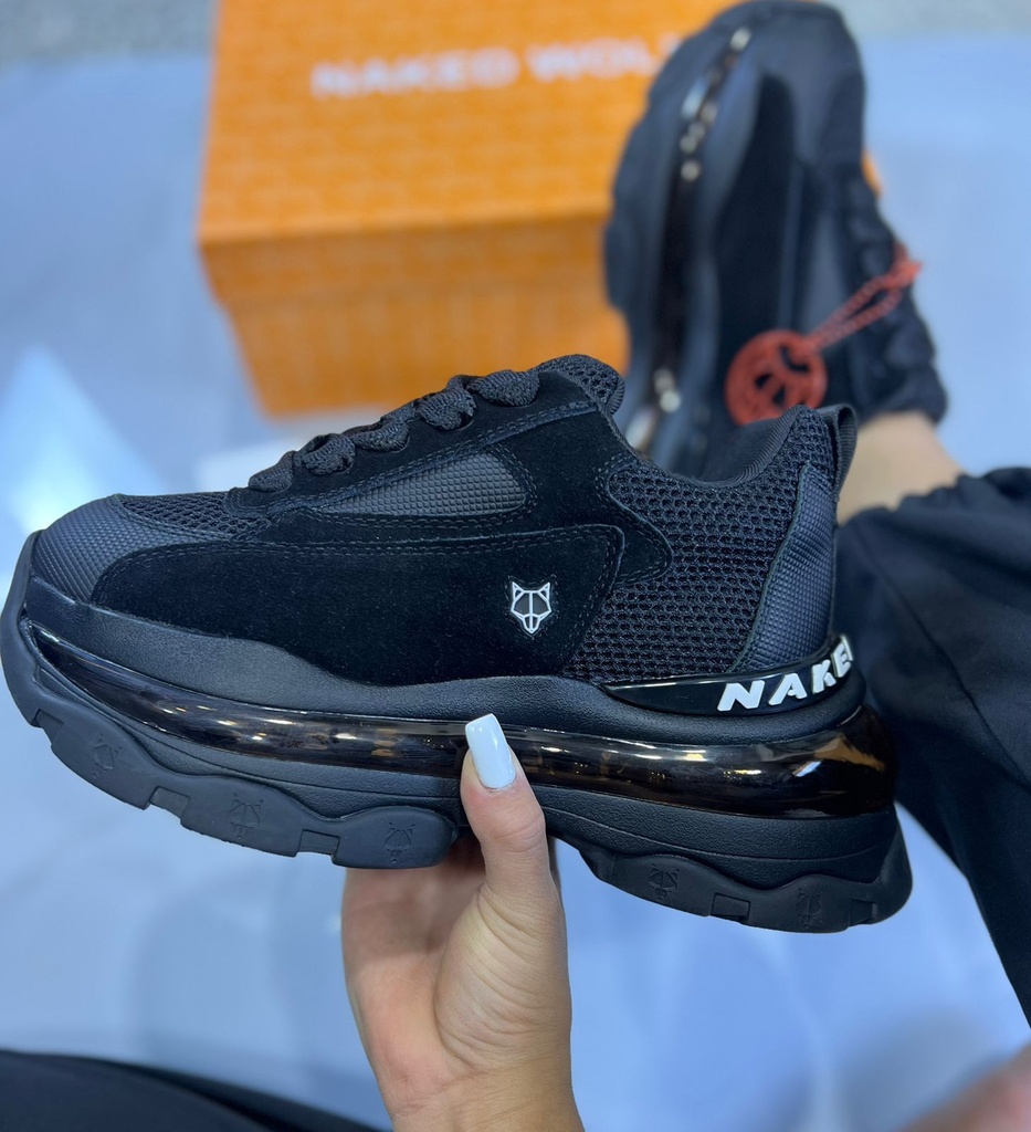 Naked Wolfe Camara Negro