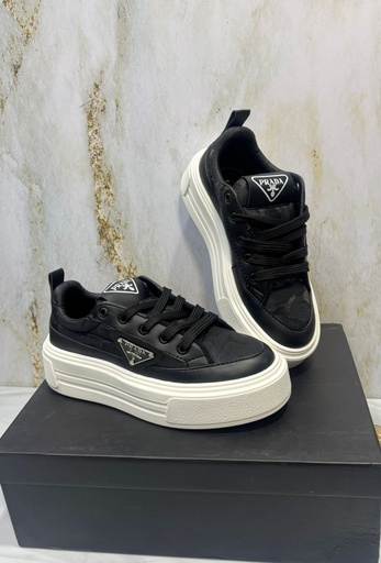 Prada Negro Suela Blanca Logo PD23