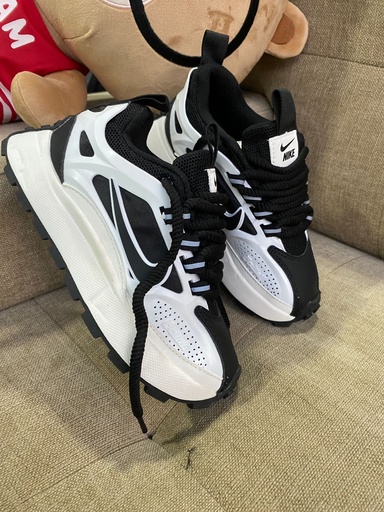 Nike Bailleli Blanca Chulo Negro NK724