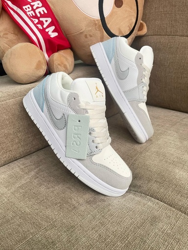 Jordan Retro 1 Paris Bajita JD100