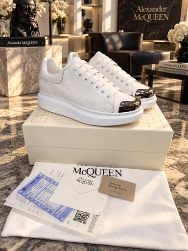 Alexander Mcqueen Blanca Punta Plateada 