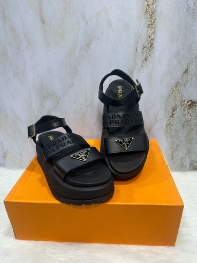 Sandalia Prada Plataforma Negro