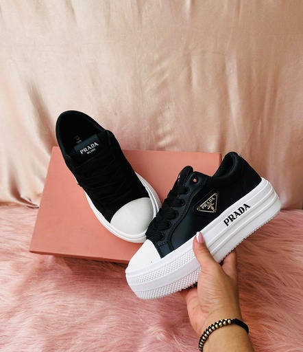Prada Negro Logo 1 