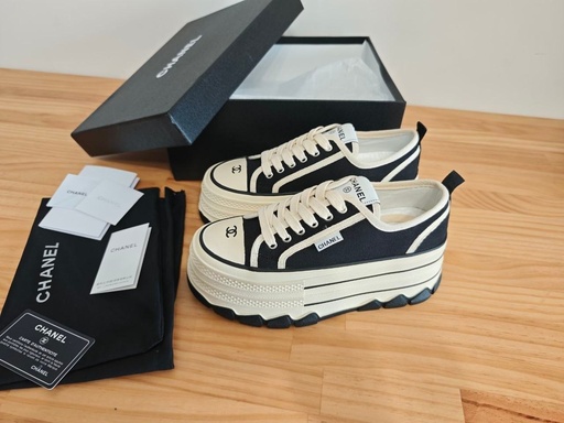 Chanel Canvas Platform Negro Blanco
